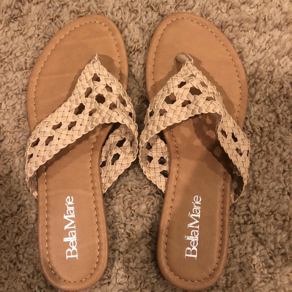 Super cute sandals by Bella Marie - Picture 2 of 3